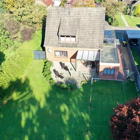 아파트 Im Erdgeschoss Mit Eingezaeunten Garten Und Terrasse *