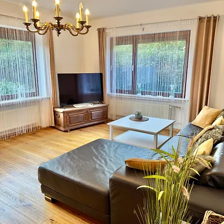 Apartment Im Erdgeschoss Mit Eingezaeunten Garten Und Terrasse Aurich