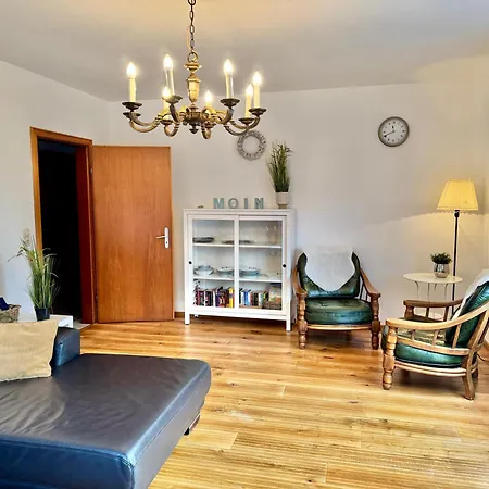 Apartment Im Erdgeschoss Mit Eingezaeunten Garten Und Terrasse