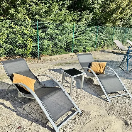 Apartment Im Erdgeschoss Mit Eingezaeunten Garten Und Terrasse