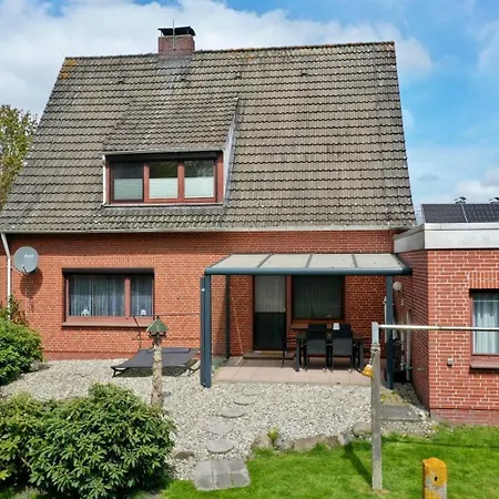 Appartamento Im Erdgeschoss Mit Eingezaeunten Garten Und Terrasse